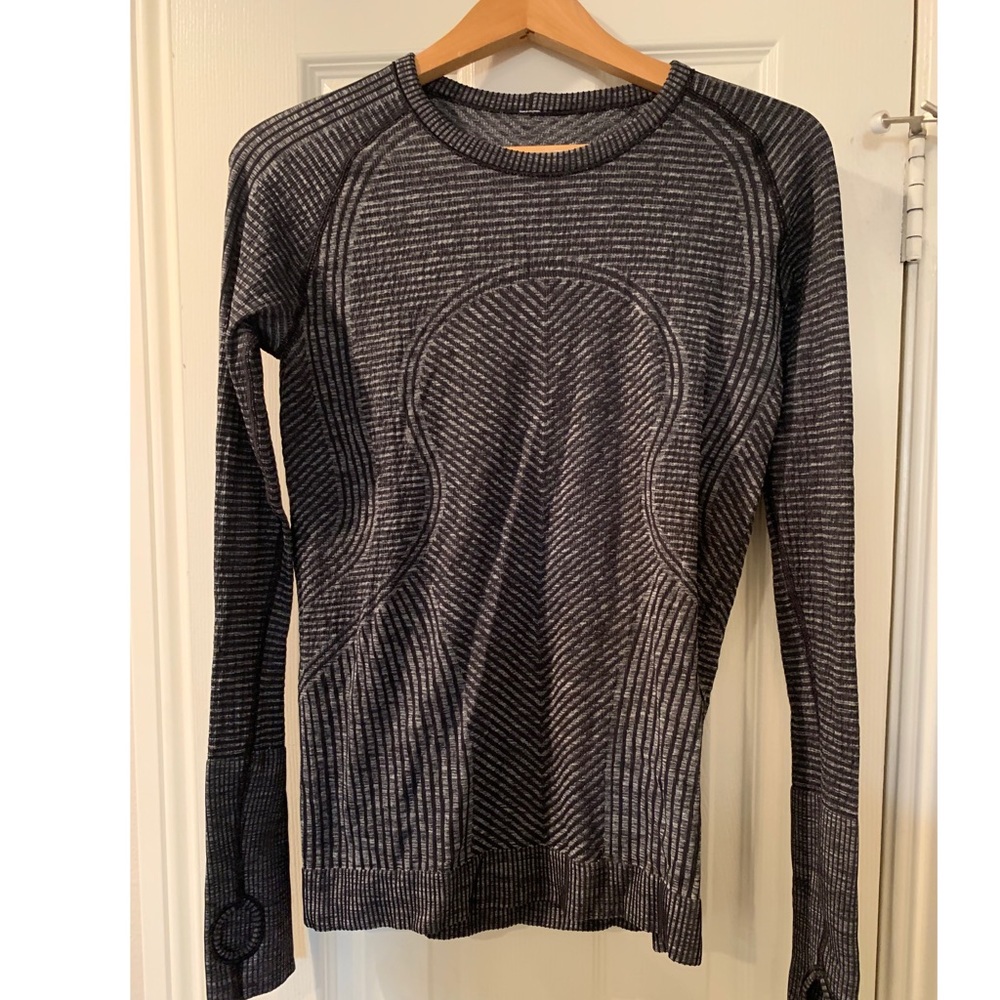 Charcoal gray long sleeve Lululemon shirt